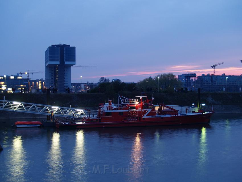 Feuerloeschboot 10-2      P101.JPG